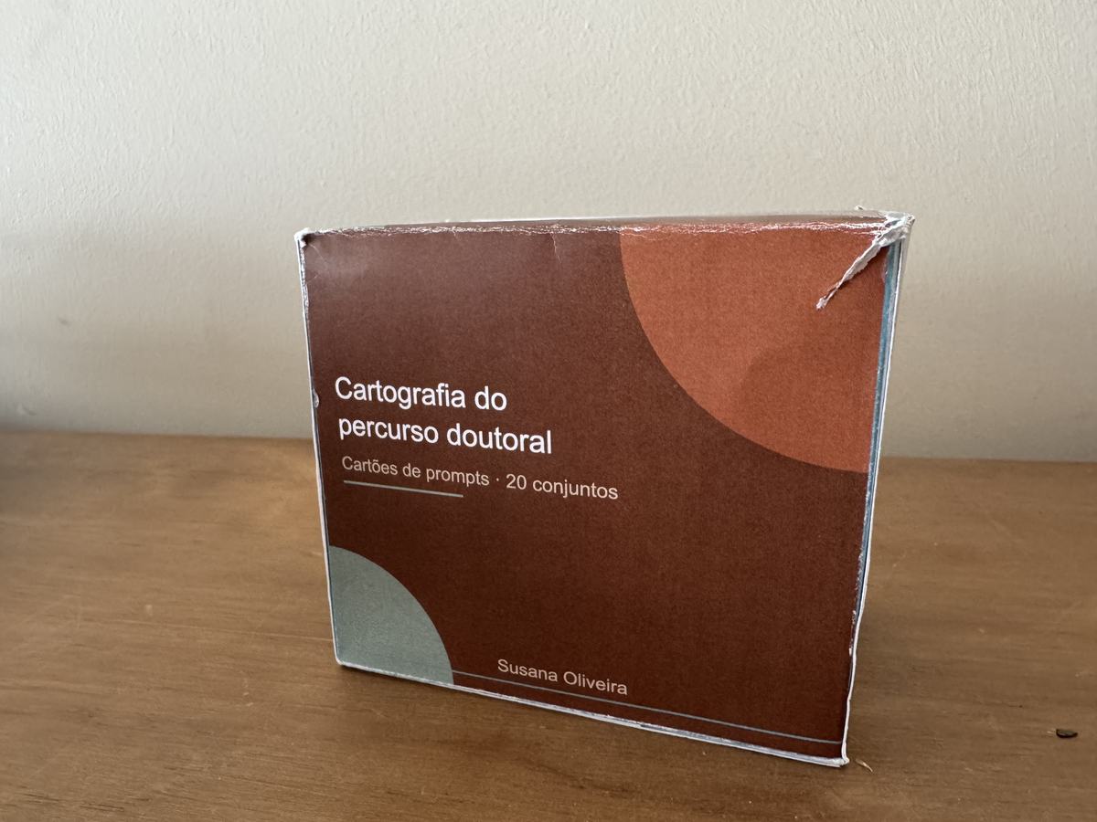 Cartografia do percurso doutoral &mdash; prompt cards, twenty sets